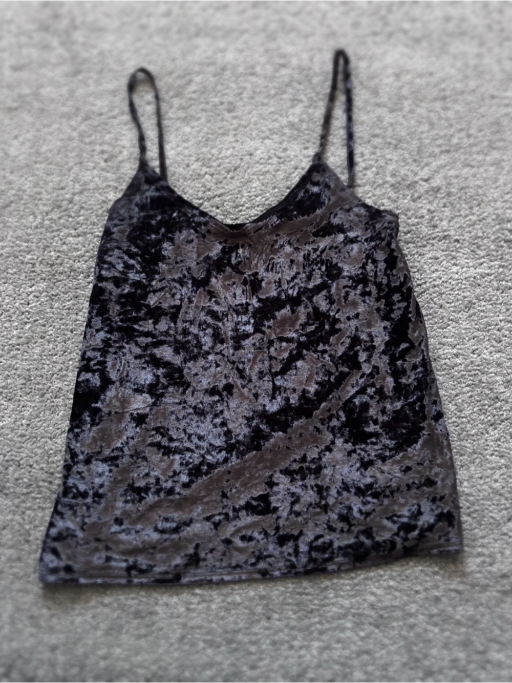 Hollister — Velvet Crushed Cami Tank Top  (Black)